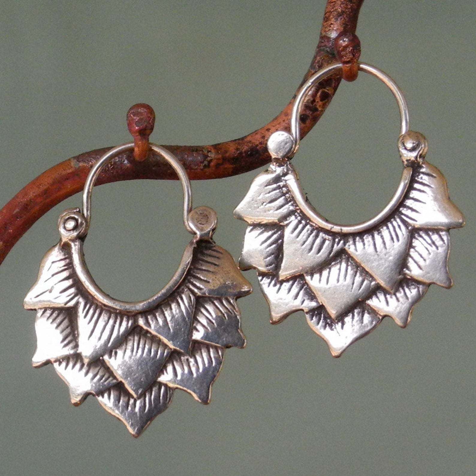 Curved Metal Vintage Hoops