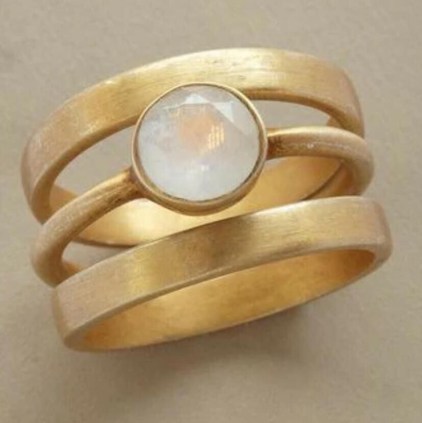 Minimalist Geometric Ring