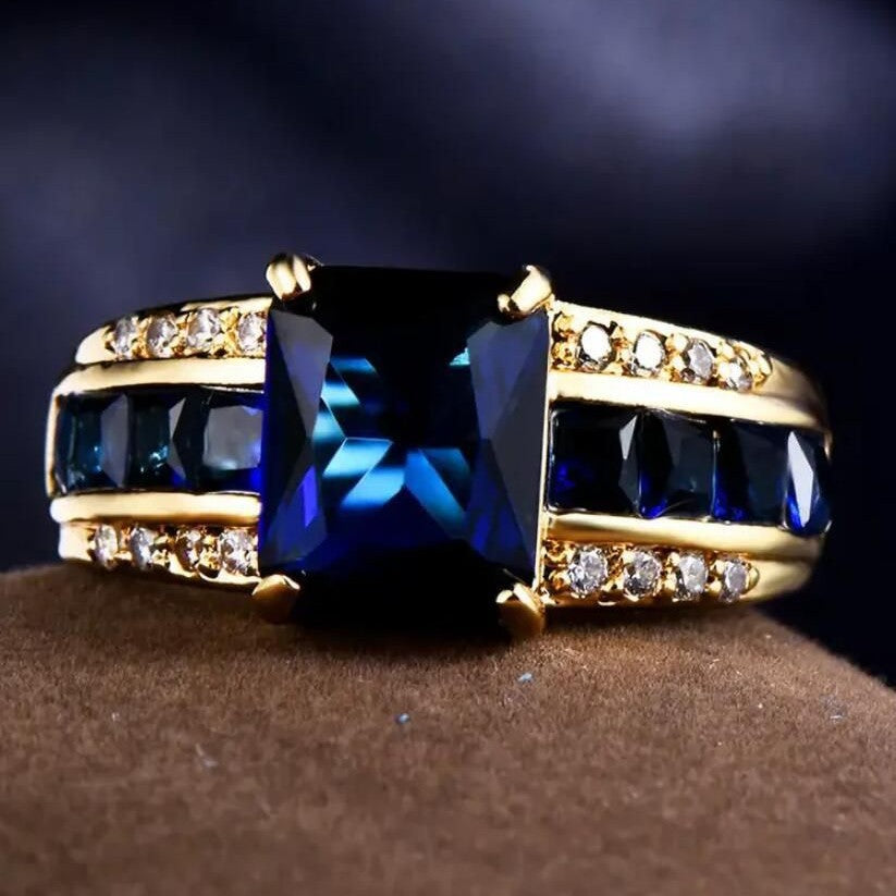 Vintage Gold Blue Zircon Ring