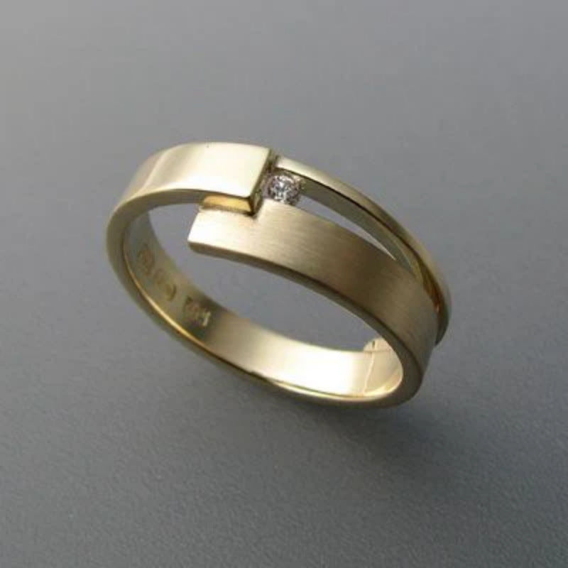 Gold Irregular Smooth Ring