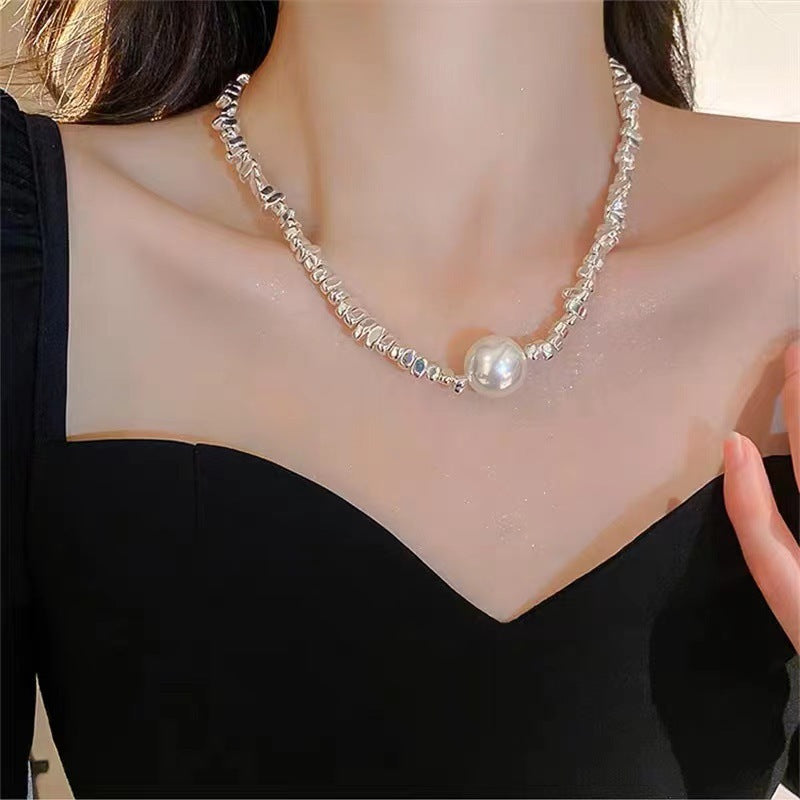 Fashionable irregular pearl necklace made of a few taels of silver
