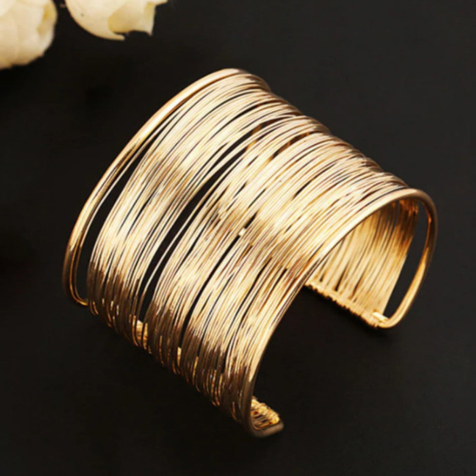 Retro high-end hollow alloy bracelet
