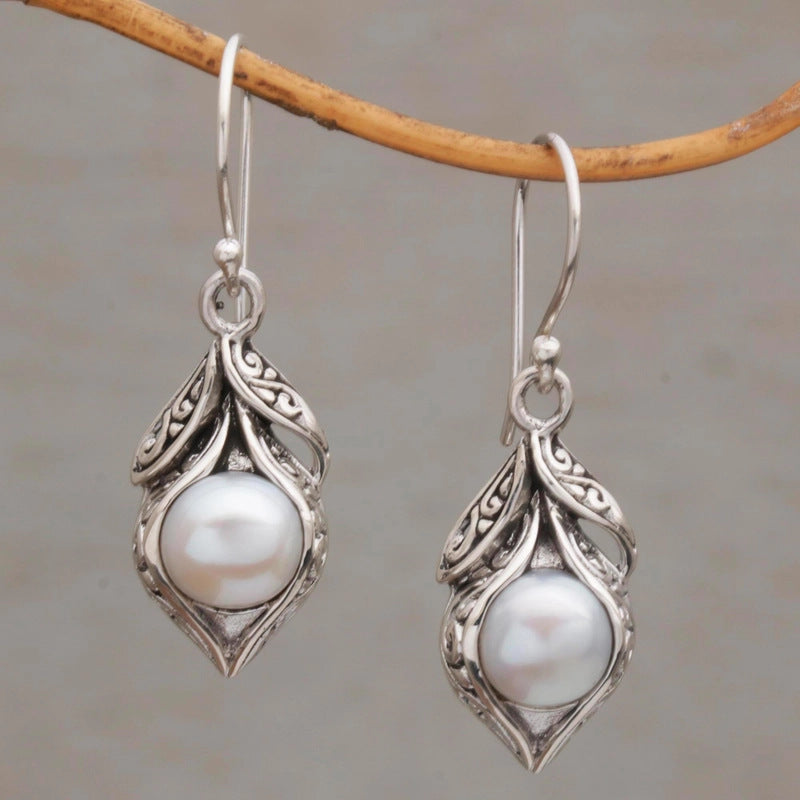 Vintage pattern half pearl earrings
